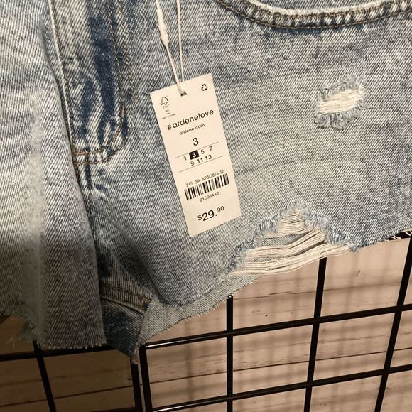 Classic Lowrise Jean Short B287 - Picture 3 of 3